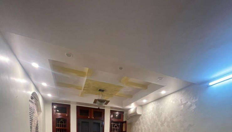 CHO THUÊ NHÀ NGÕ 189 NGUYỄN NGỌC VŨ, 5 TẦNG, 45M2, 4 NGỦ, 4 WC, 15 TRIỆU